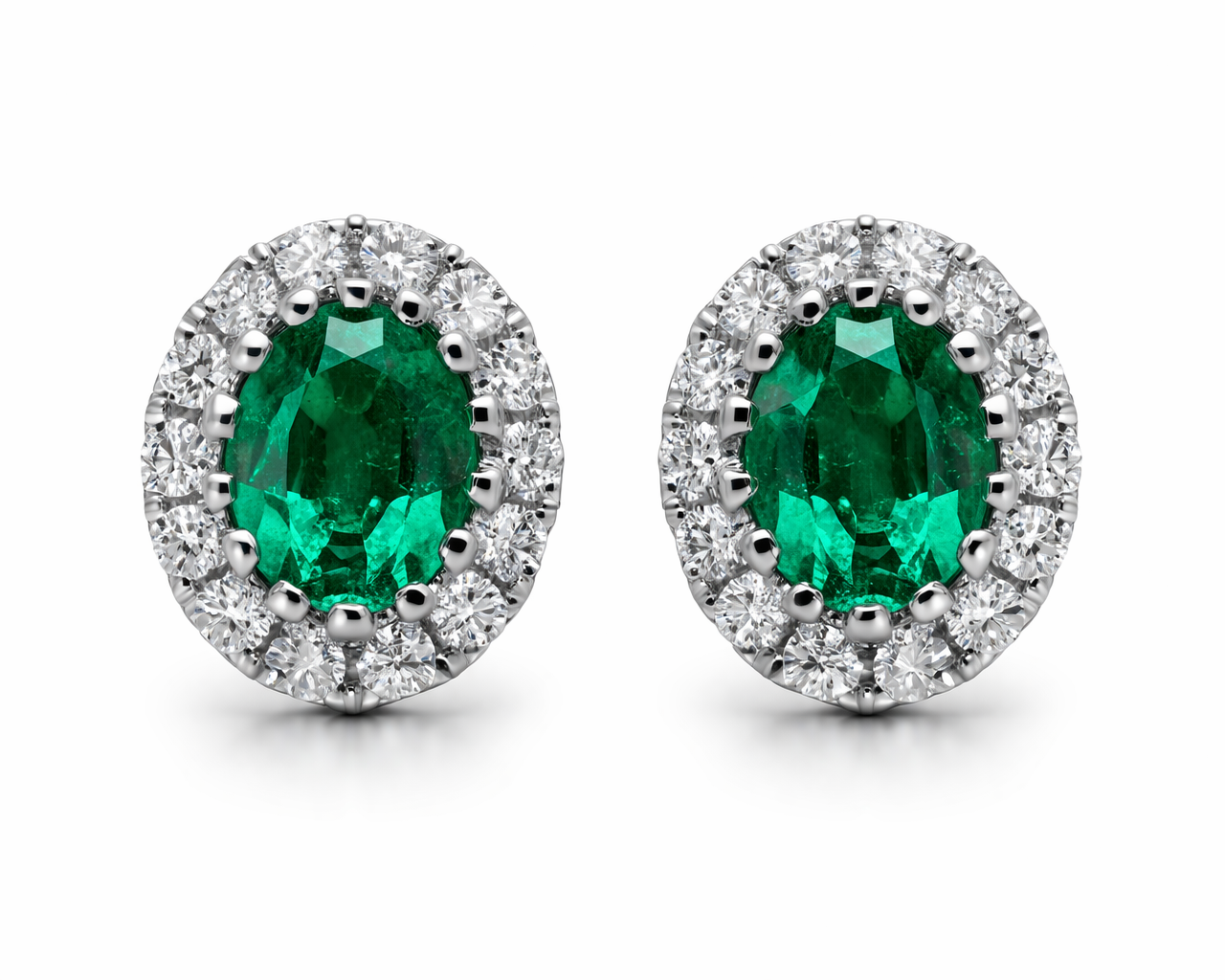 18ct White Gold 0.29ct Emerald Diamond Oval Stud Earrings DMN-1789 Image 1