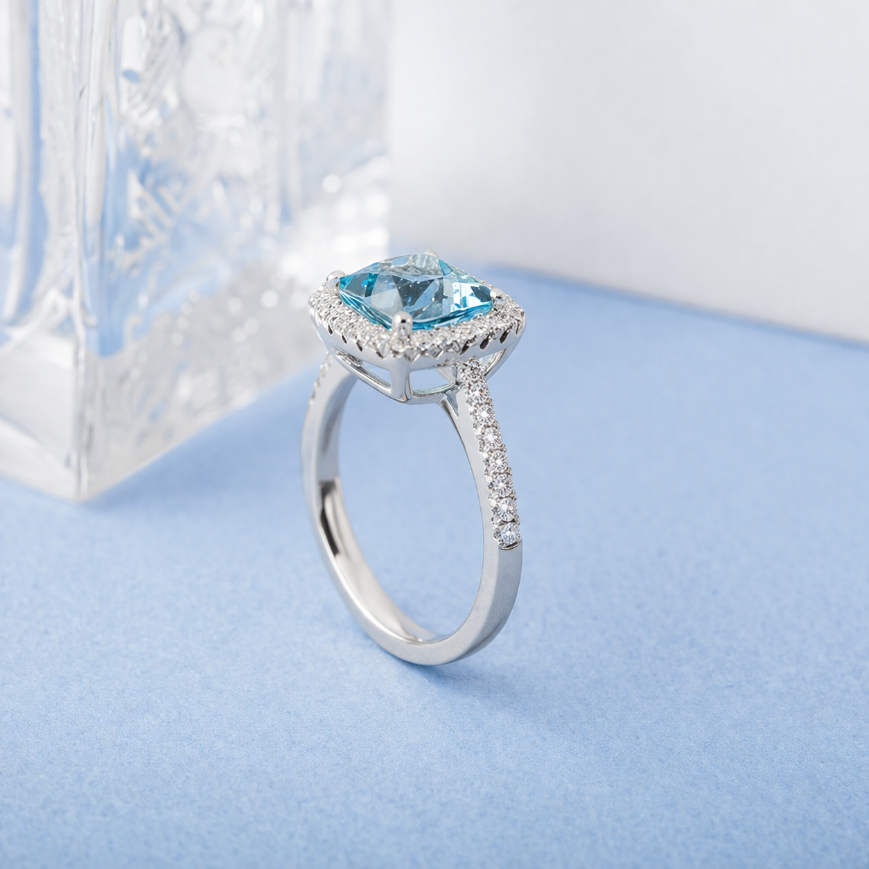 18ct White Gold 2.37ct Aquamarine 0.36ct Diamond Cushion Cut Ring DMN-2282 Image 5