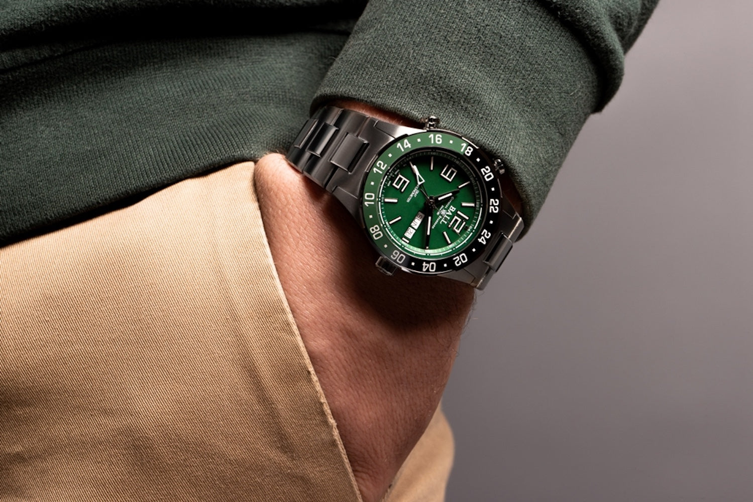 Ball Watch Company Roadmaster Marine GMT Limited Edition Watch DG3000A-S2C-GR Image 9