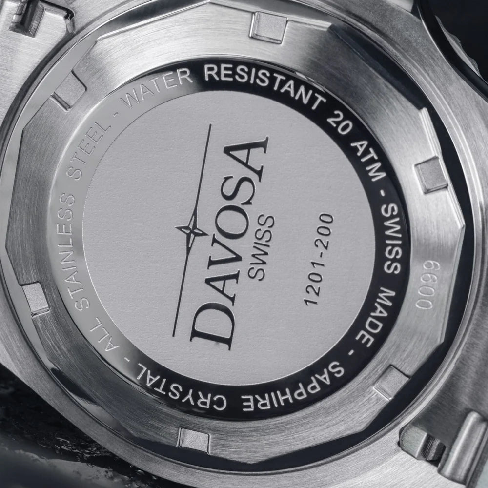 davosa-ternos-diver-watch-16155050-loupe
