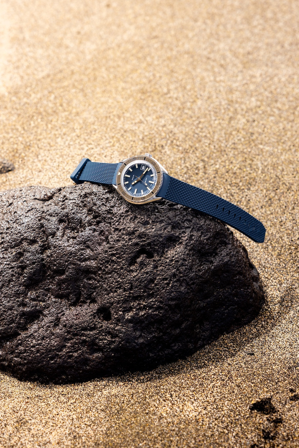 Doxa Sub 200 Caribbean Blue Rubber Watch 796.10.201.32 Image 5