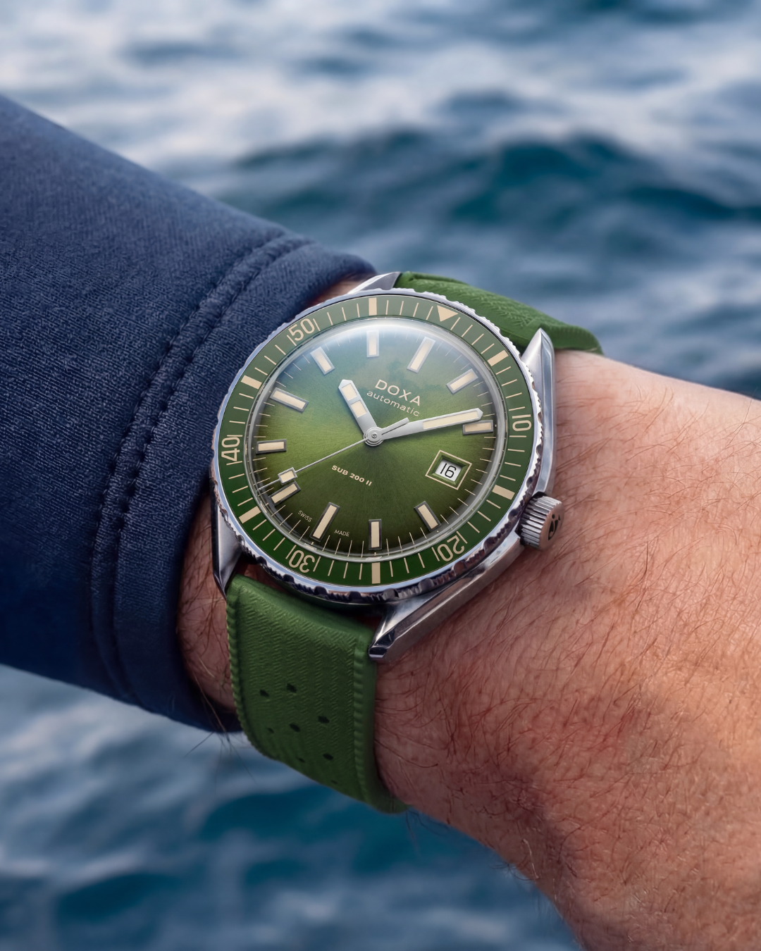 Doxa Sub 200 II Sea Emerald Rubber Watch DXA-332 Image 4