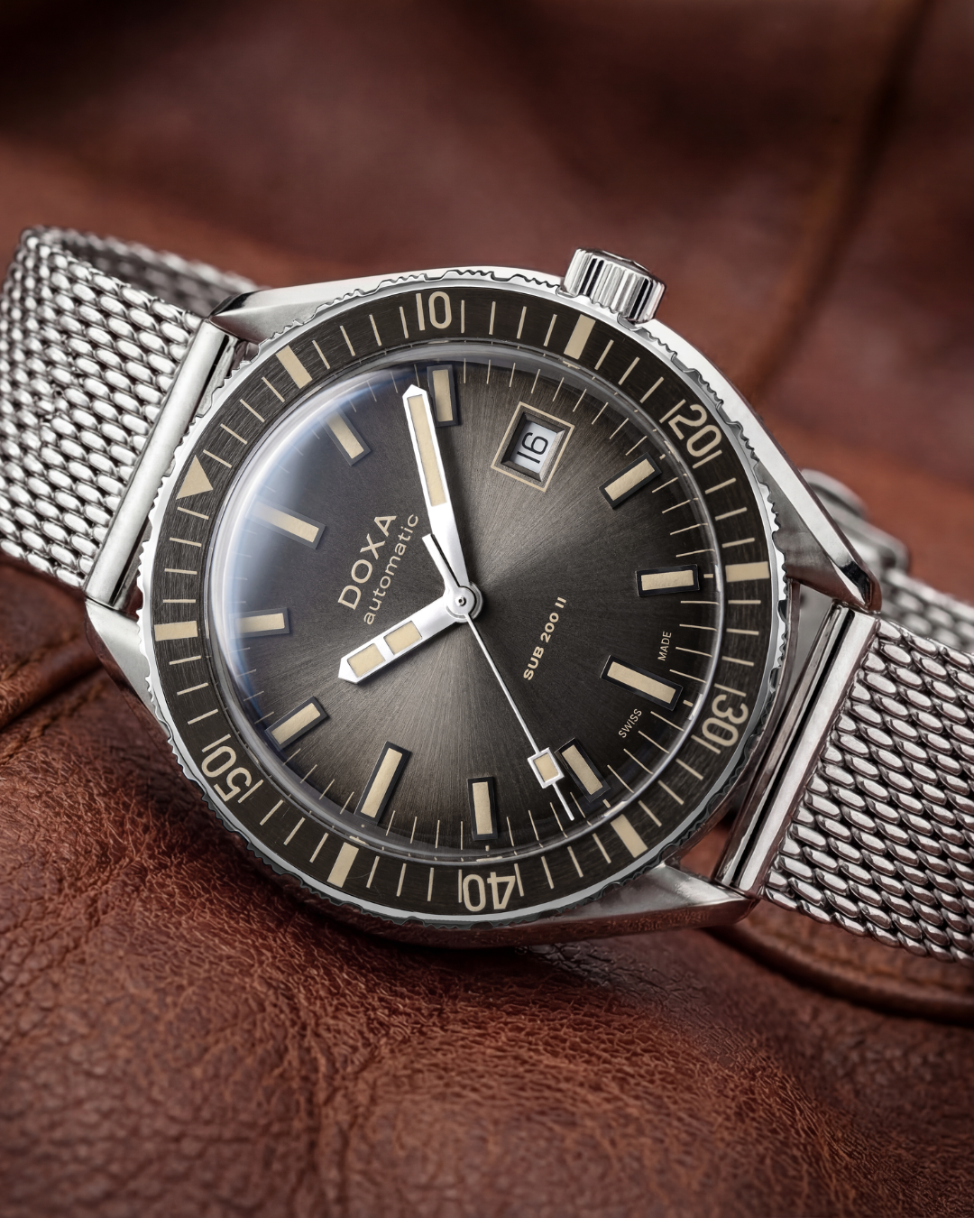 Doxa Sub 200 II Sharkhunter Vintage Grey Bracelet Watch DXA-325 Image 5