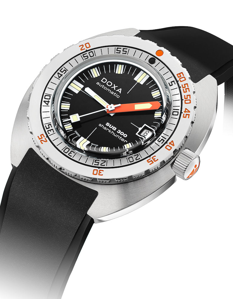 Doxa SUB 300 COSC Sharkhunter Rubber Watch 821.10.101.20 Image 2