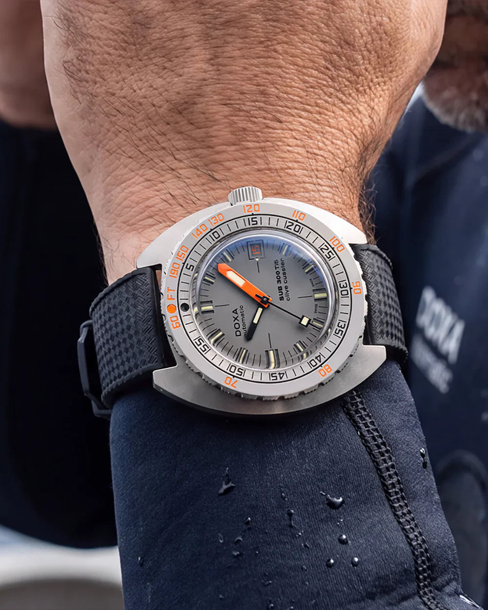 doxa-sub-300-ti5-clive-cussler-limited-edition-watch-823-50-121-20-se14..
