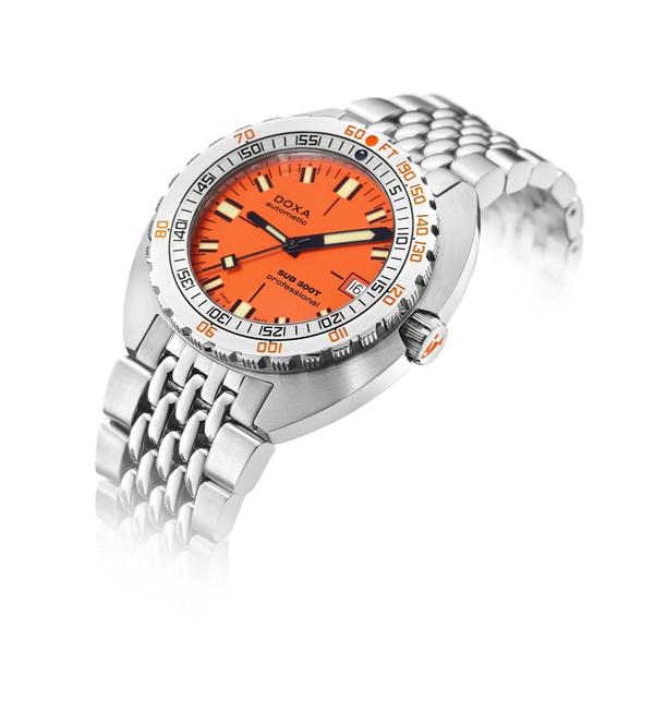 Doxa Sub 300T Professional Bracelet Watch 840.10.351.10 Image 2