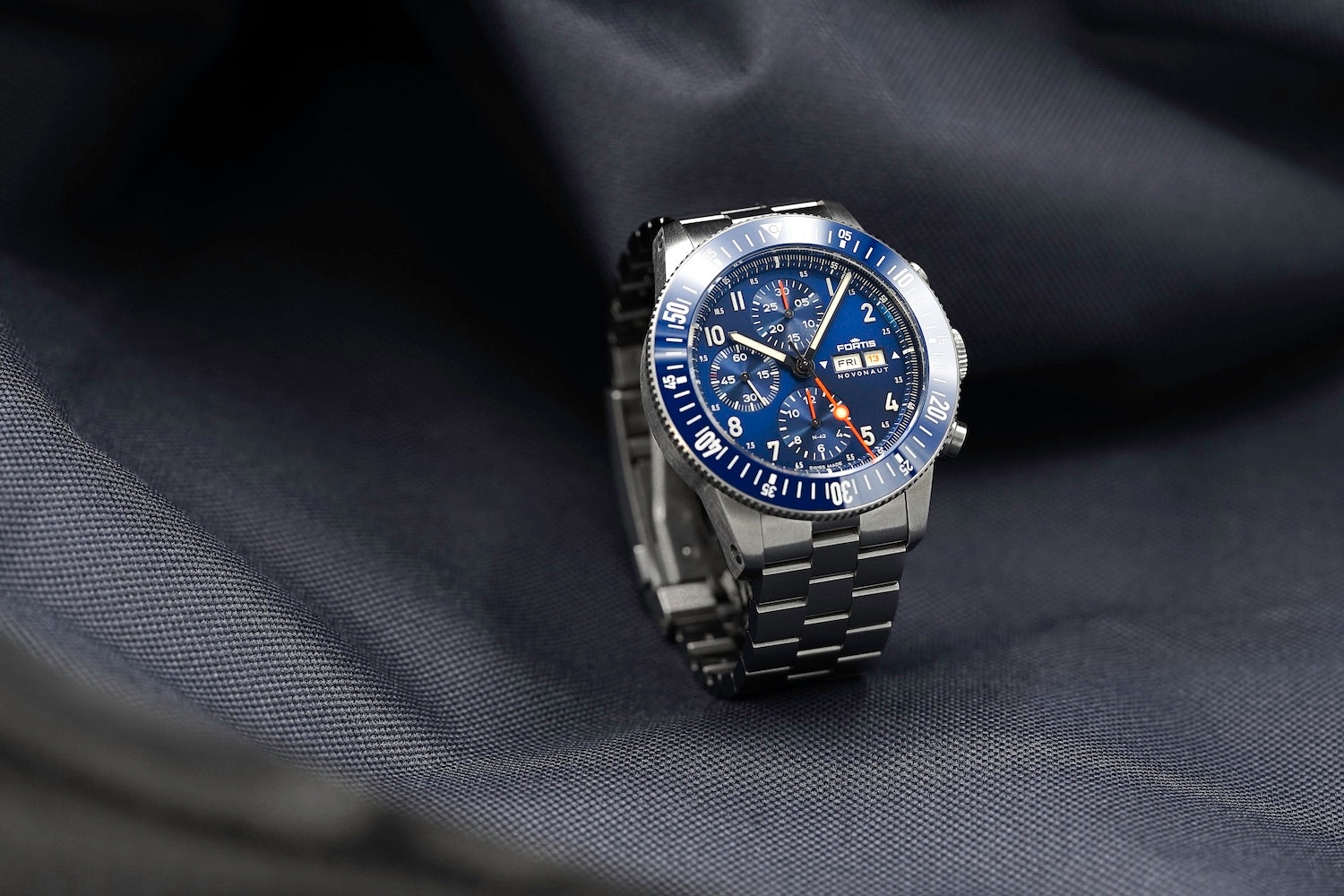 Fortis Novonaut N-42 Cobalt Blue Edition Bracelet Watch F2040012 Image 6