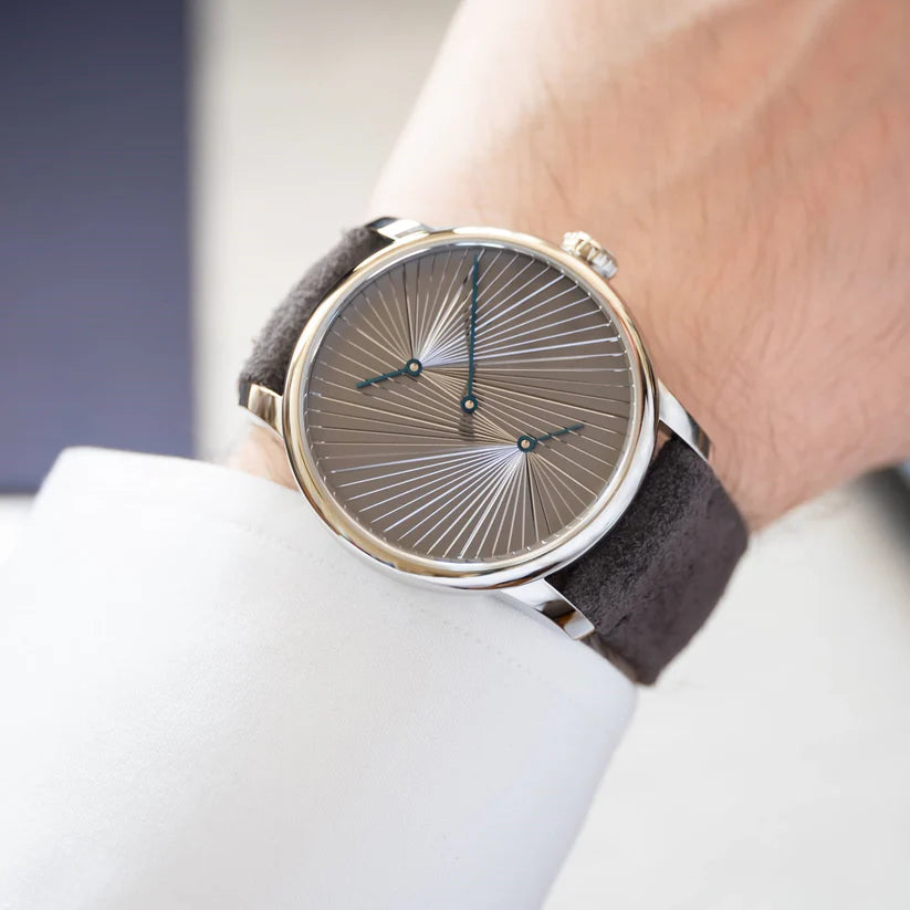 louis-erard-le-regulateur-louis-erard-x-atelier-oi-limited-edition-watch-85237aa53-bva33