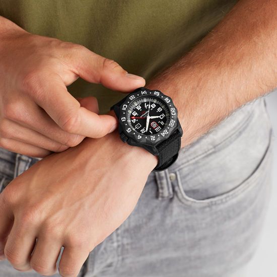 Luminox F117 Nighthawk 6440 Series Watch XA.6441 Image 7