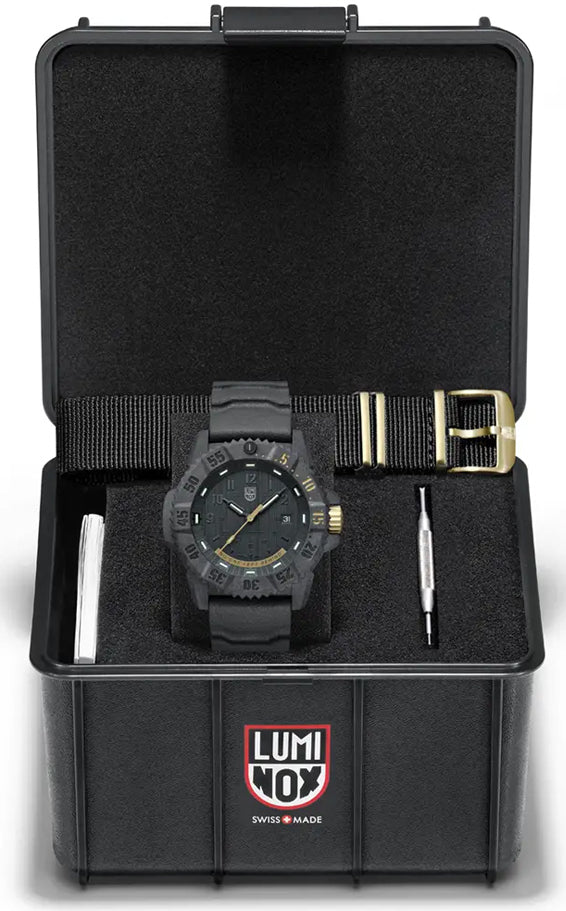 Luminox Master Carbon Seal 3800 Series Limited Edition Watch XS.3805.NOLB.SET Image 10