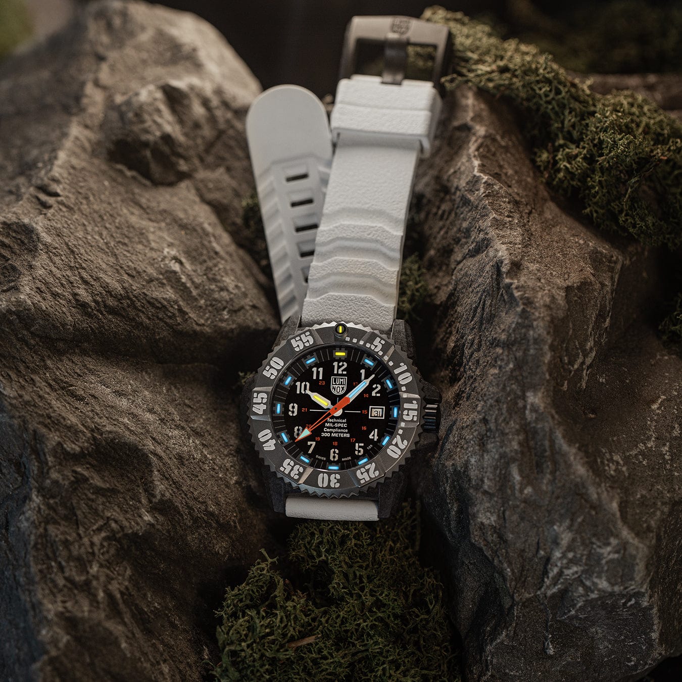 luminox-mil-spec-3350-series-watch-xl-3359-2-image