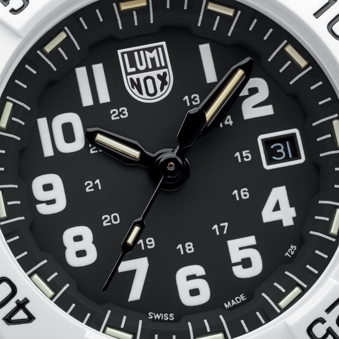 Luminox Navy Seal 3500 Series Watch LUM-565 Image 4