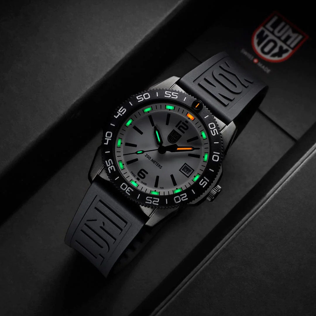 Luminox Pacific Diver Ripple Collection 3120M Series Watch XS.3127M Image 7