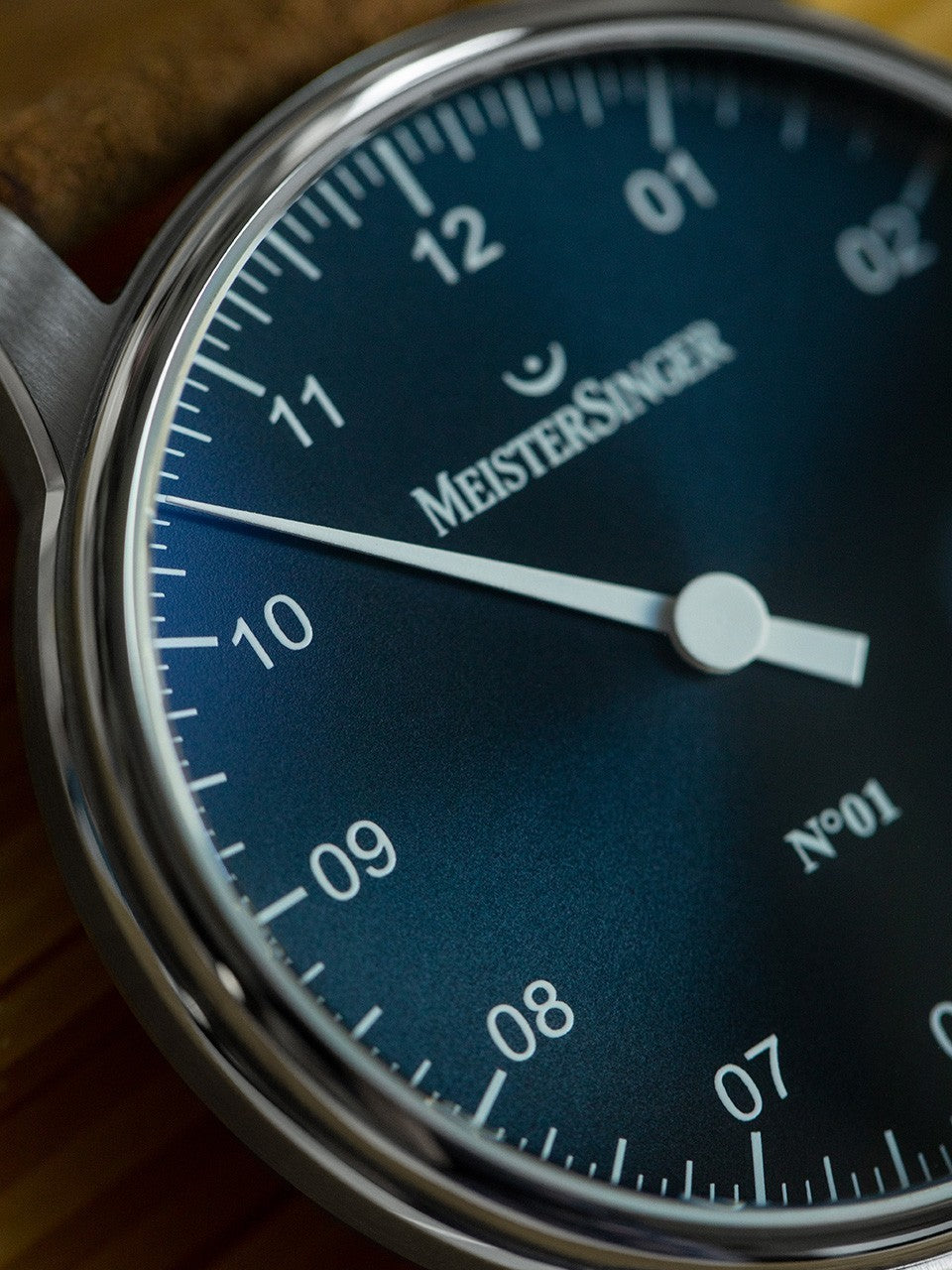 MeisterSinger Watch N. 01 Sunburst Blue DM317 Suede Cognac Image 5