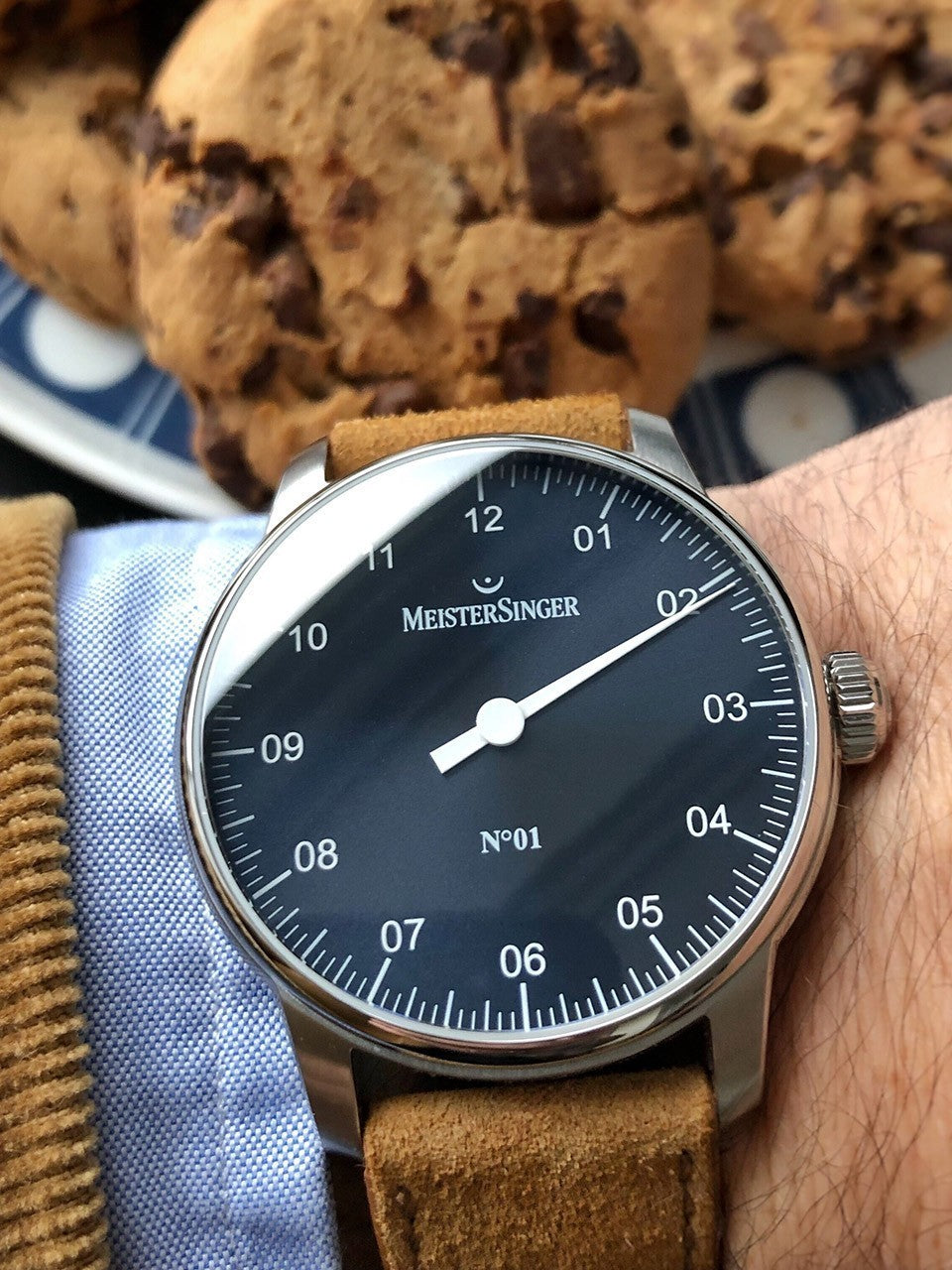 MeisterSinger Watch N. 01 Sunburst Blue DM317 Suede Cognac Image 6