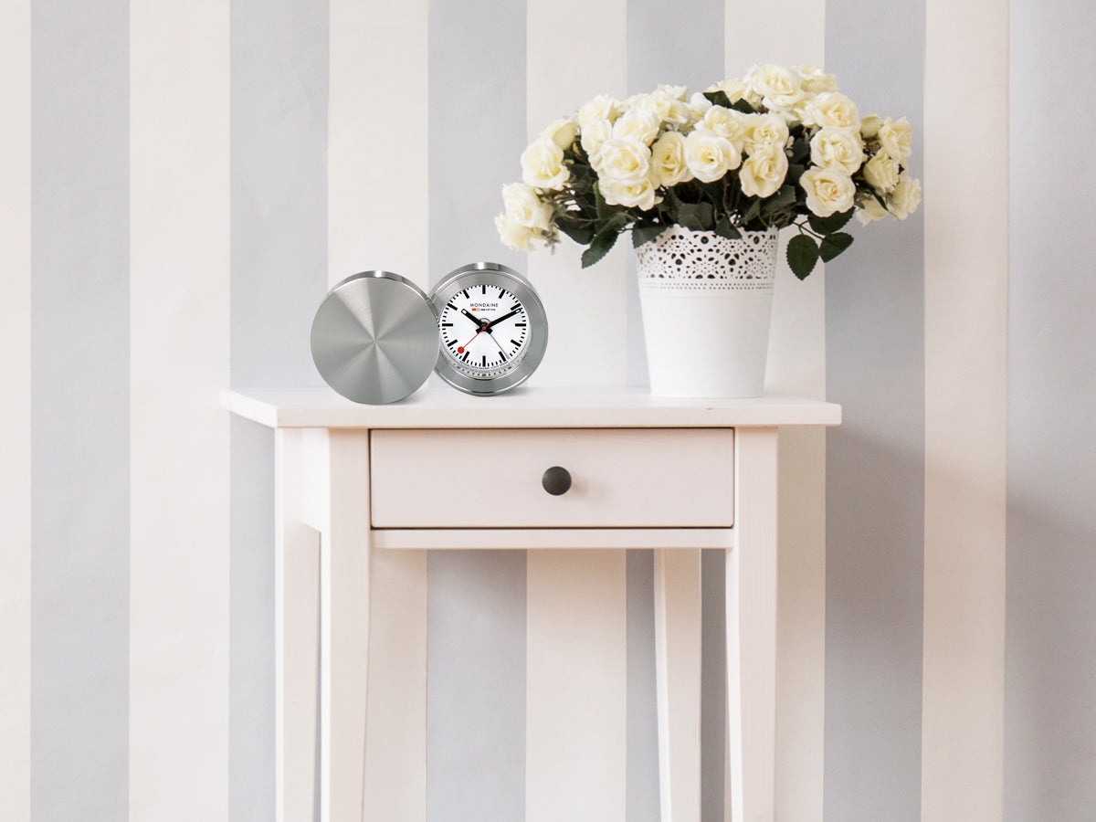Mondaine Clock Table and Alarm Watch MSM.64410 Image 5