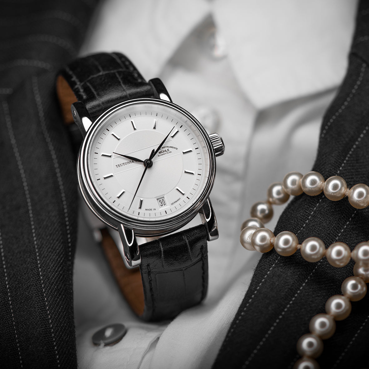 Muhle Glashutte Teutonia II Medium Watch M1-30-25-LB Image 2