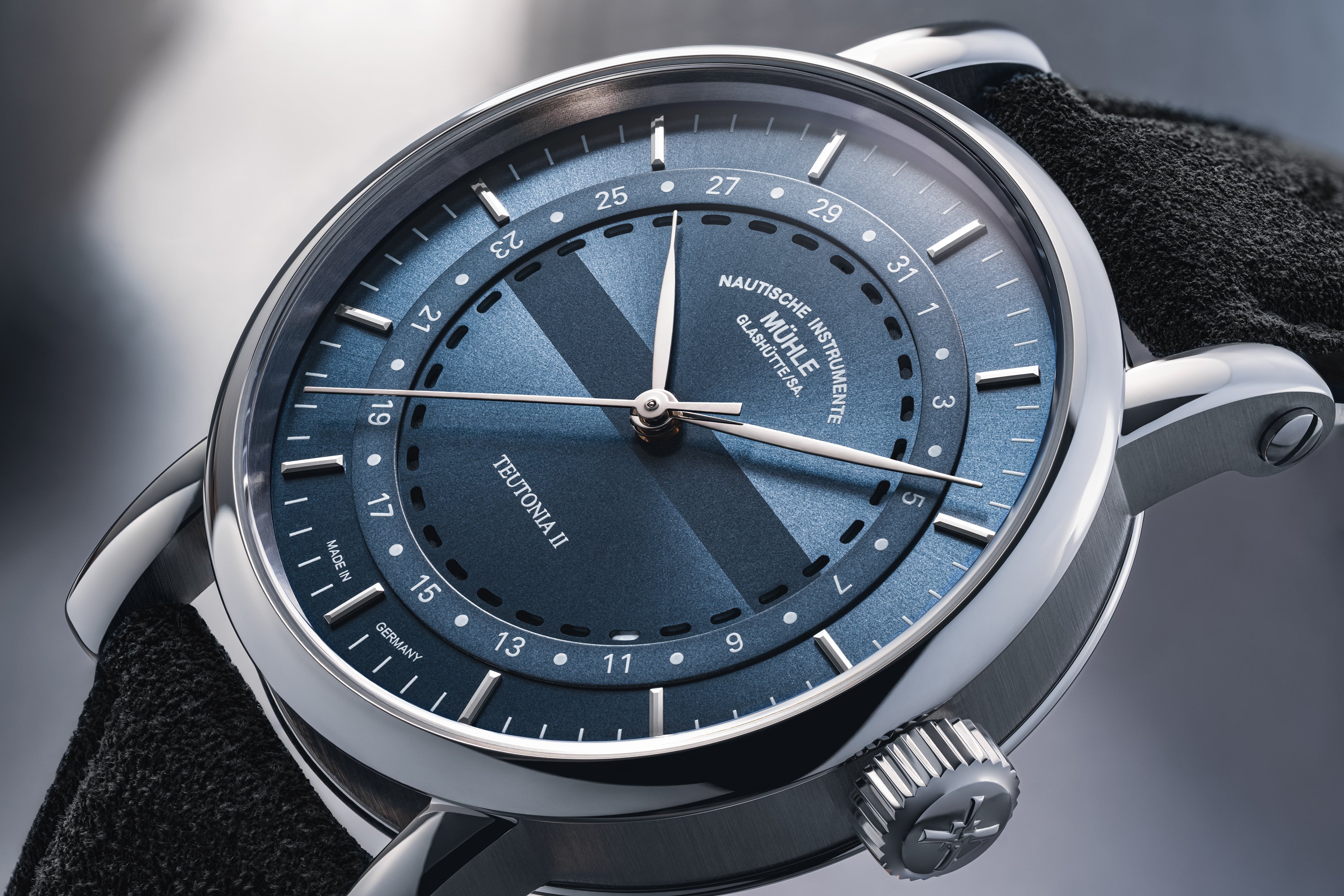 Muhle Glashutte Teutonia II Ring Date M1-33-52-AB-I Image 4