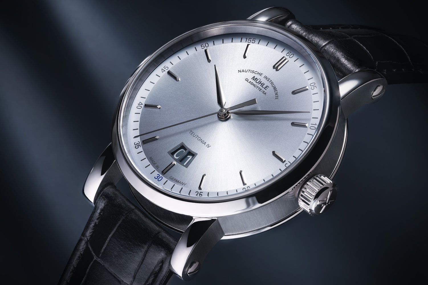 Muhle Glashutte Teutonia IV Big Date Limited Edition Watch M1-44-72-1994-LB Image 2