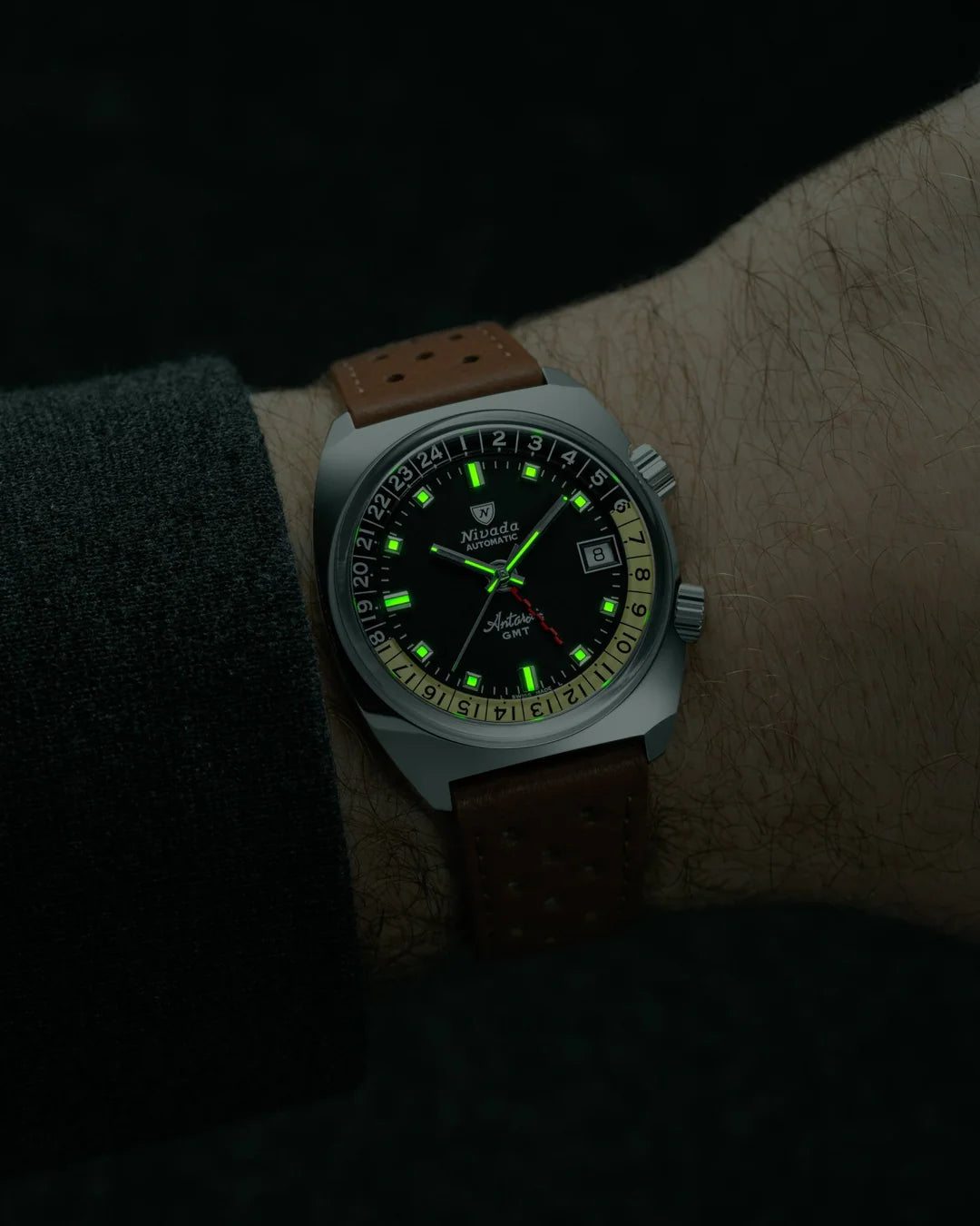nivada-grenchen-watch-antarctic-gmt-black-32043a23-image1