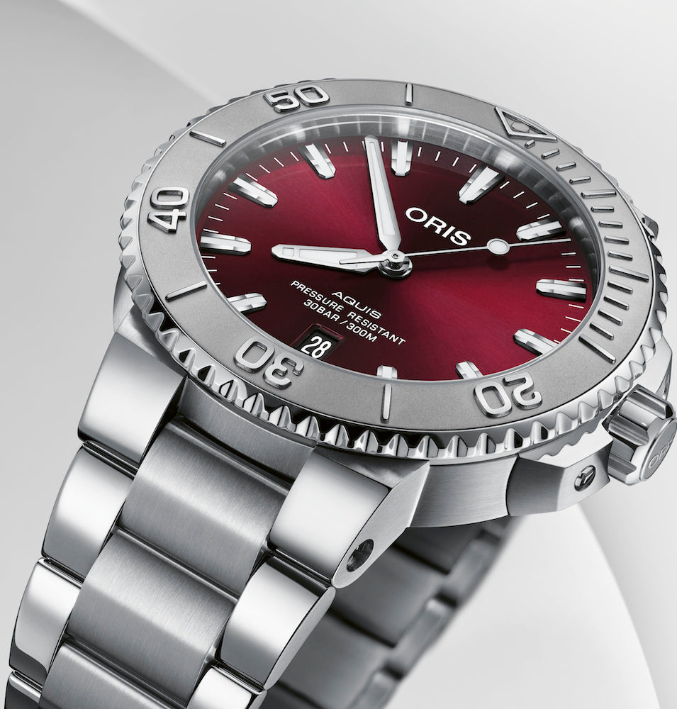 Oris Aquis Date Sunray Cherry Red 41.5 Bracelet 01 733 7766 4158-07 8 22 05PEB Image 2
