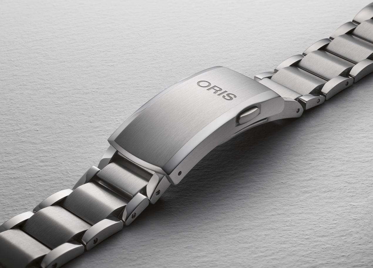 Oris Aquis Date Upcycle Calibre 400 43.5mm Watch ORS-1802 Image 3