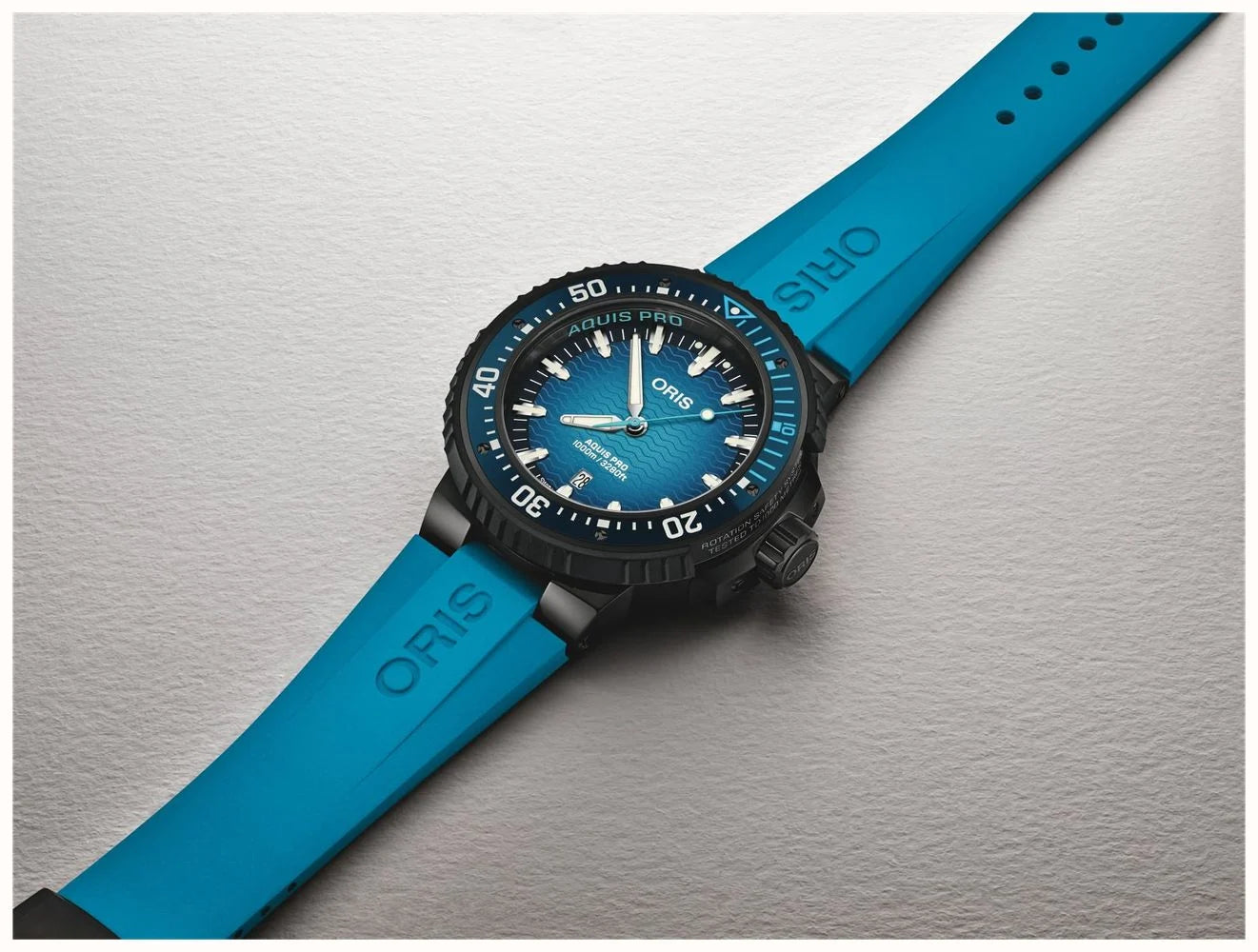 oris-aquis-pro-1000m-watch-01-733-7801-7255-set