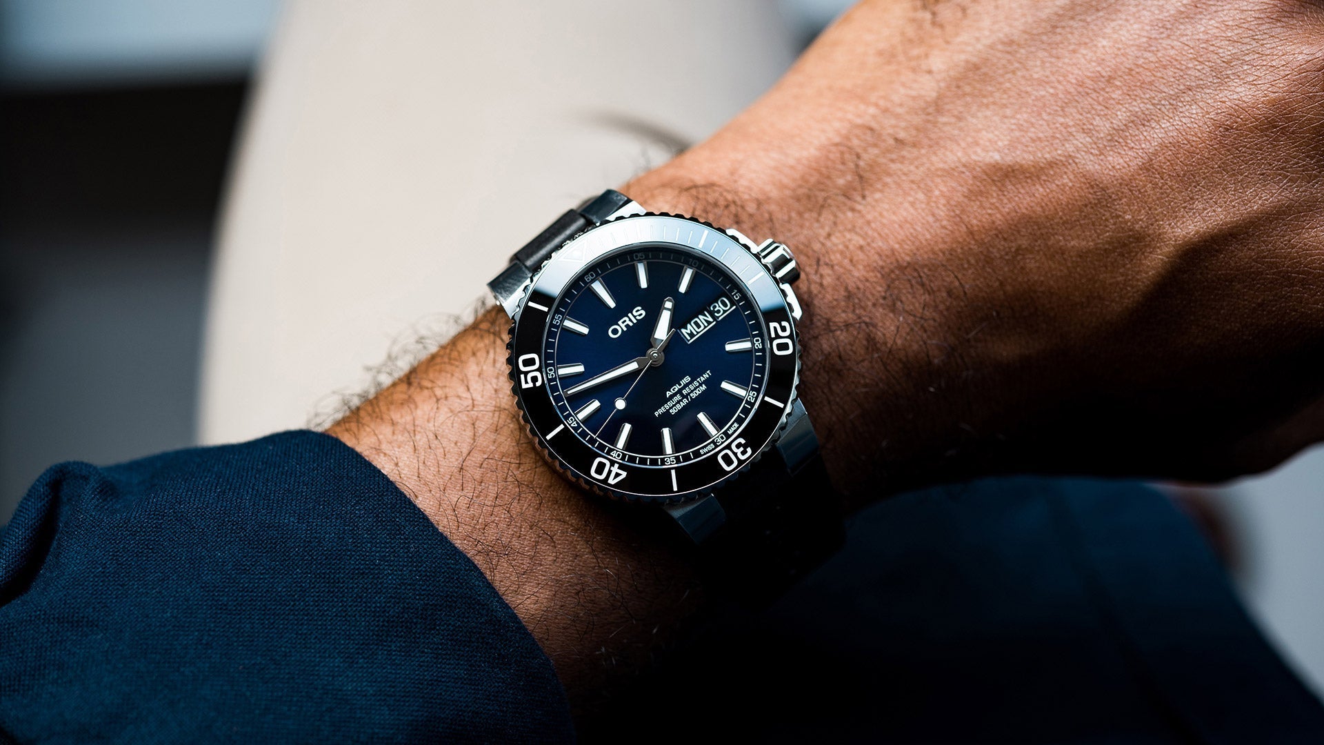 Oris Watch Aquis Big Day Date 01 752 7733 4135-07 5 24 10EB Image 6