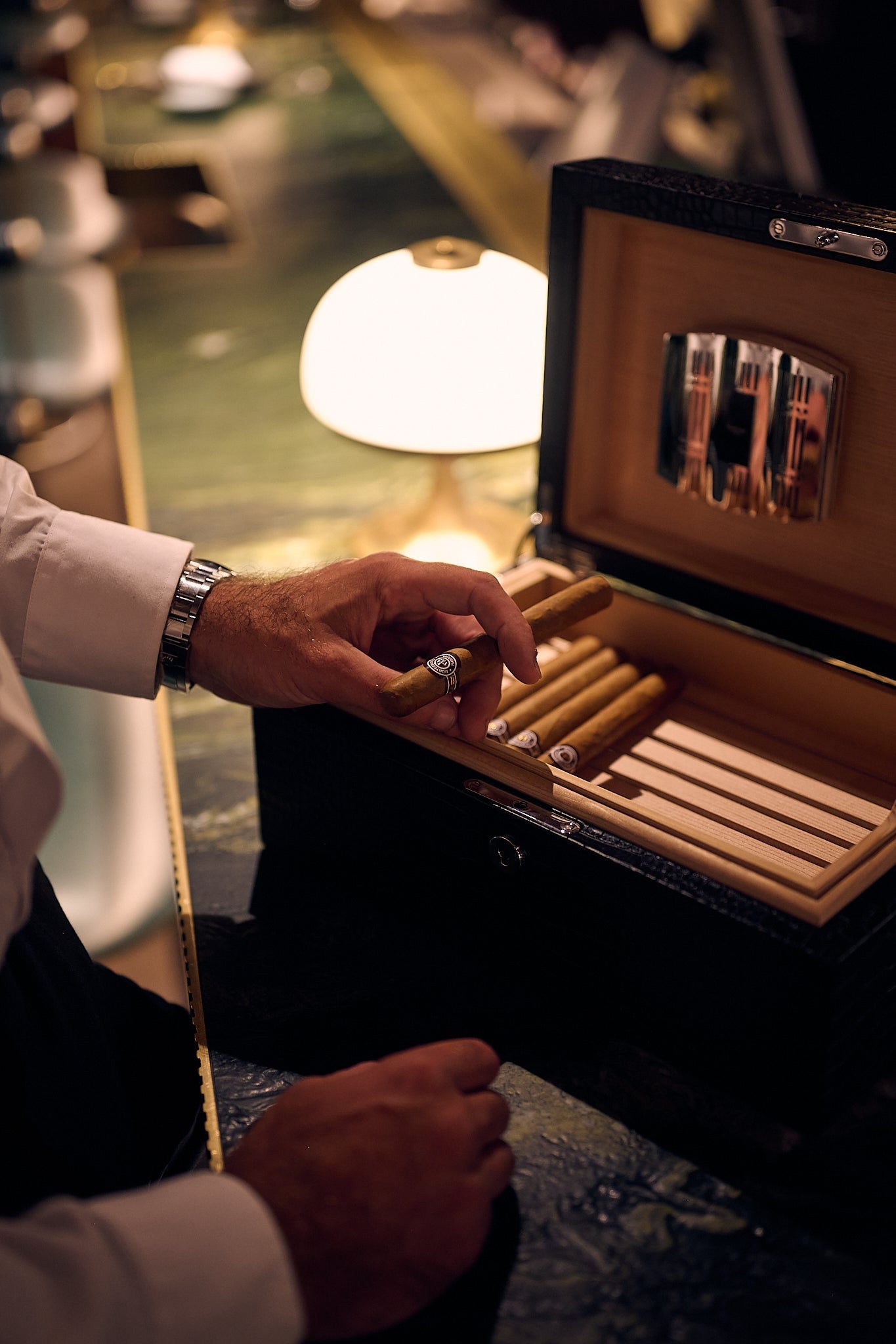 Rapport Brompton Black Medium Humidor RPT-189 Image 12