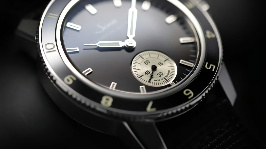 sinn-104-classic-12-watch-104-060-h-link-image