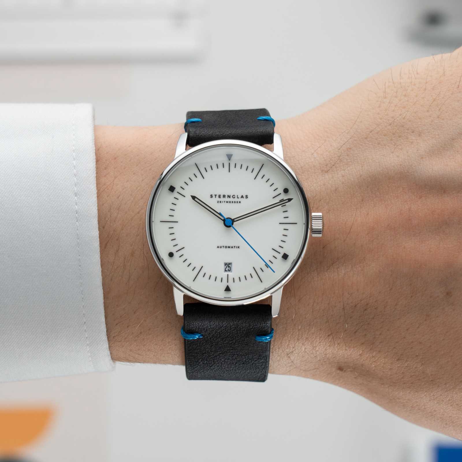 sternglas-naos-edition-bauhaus-x-blue-watch-s02-nai45-vi30-image