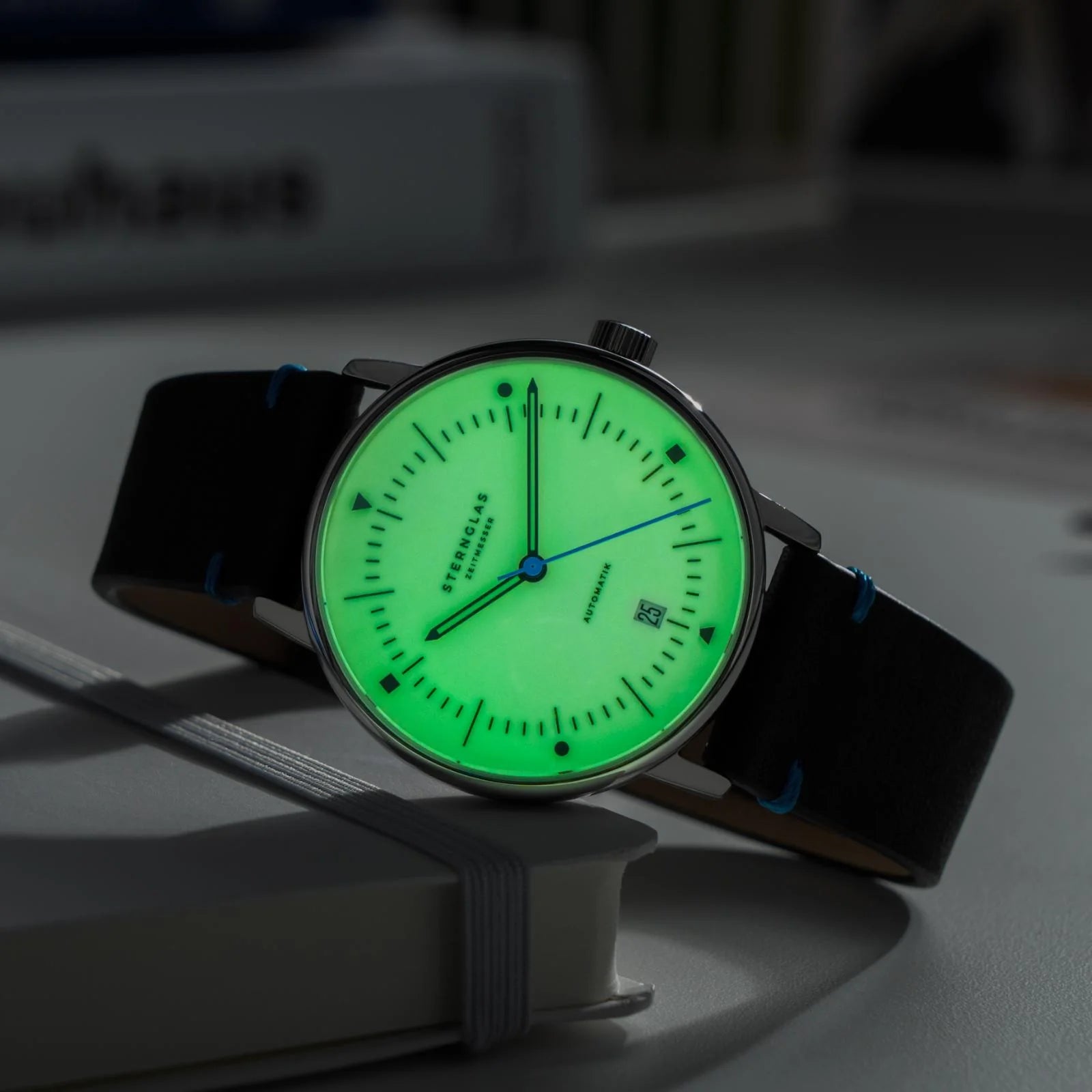 sternglas-naos-edition-bauhaus-x-blue-watch-s02-nai45-vi30-image