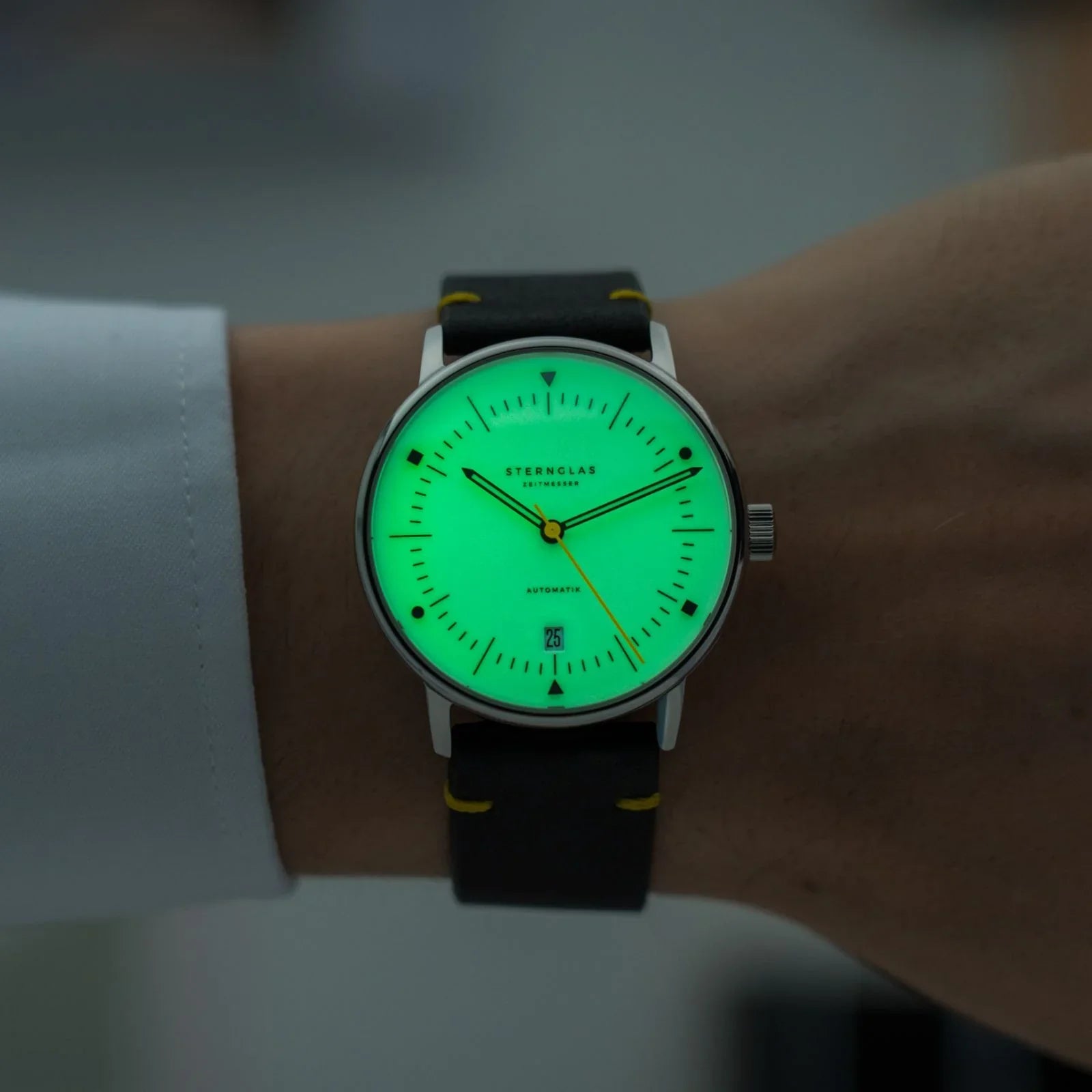sternglas-naos-edition-bauhaus-x-yellow-watch-s02-nai23-vi22-image