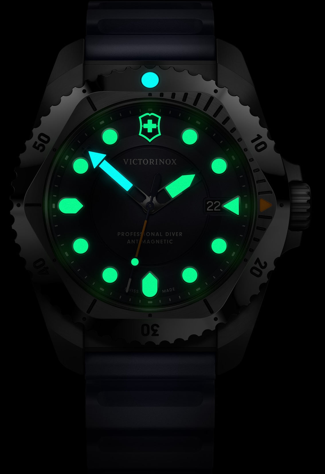 Victorinox Dive Pro Quartz Three Hands Steel Watch VTX-618 Image 6