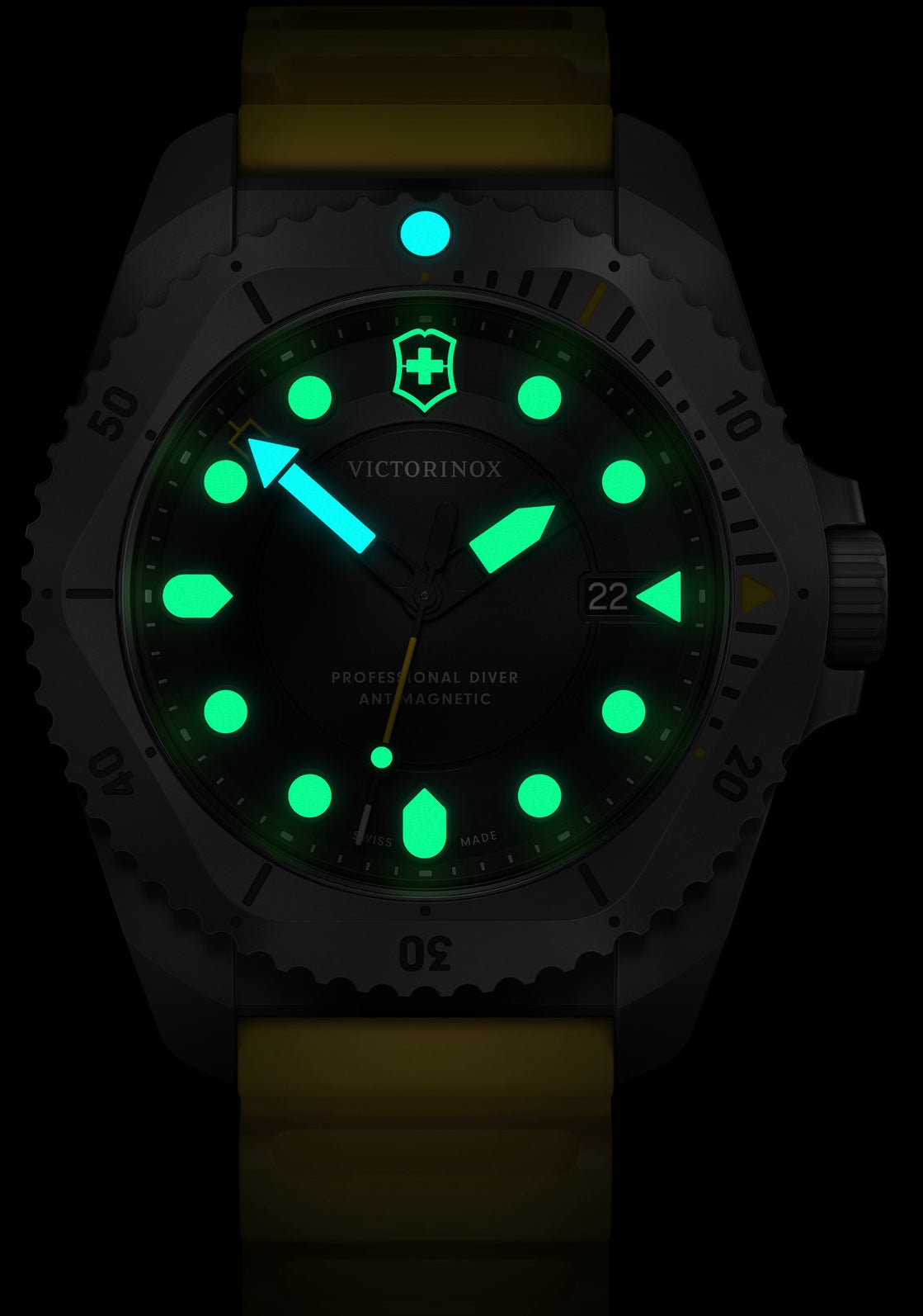 Victorinox Dive Pro Quartz Three Hands Titanium Watch 241992 Image 6