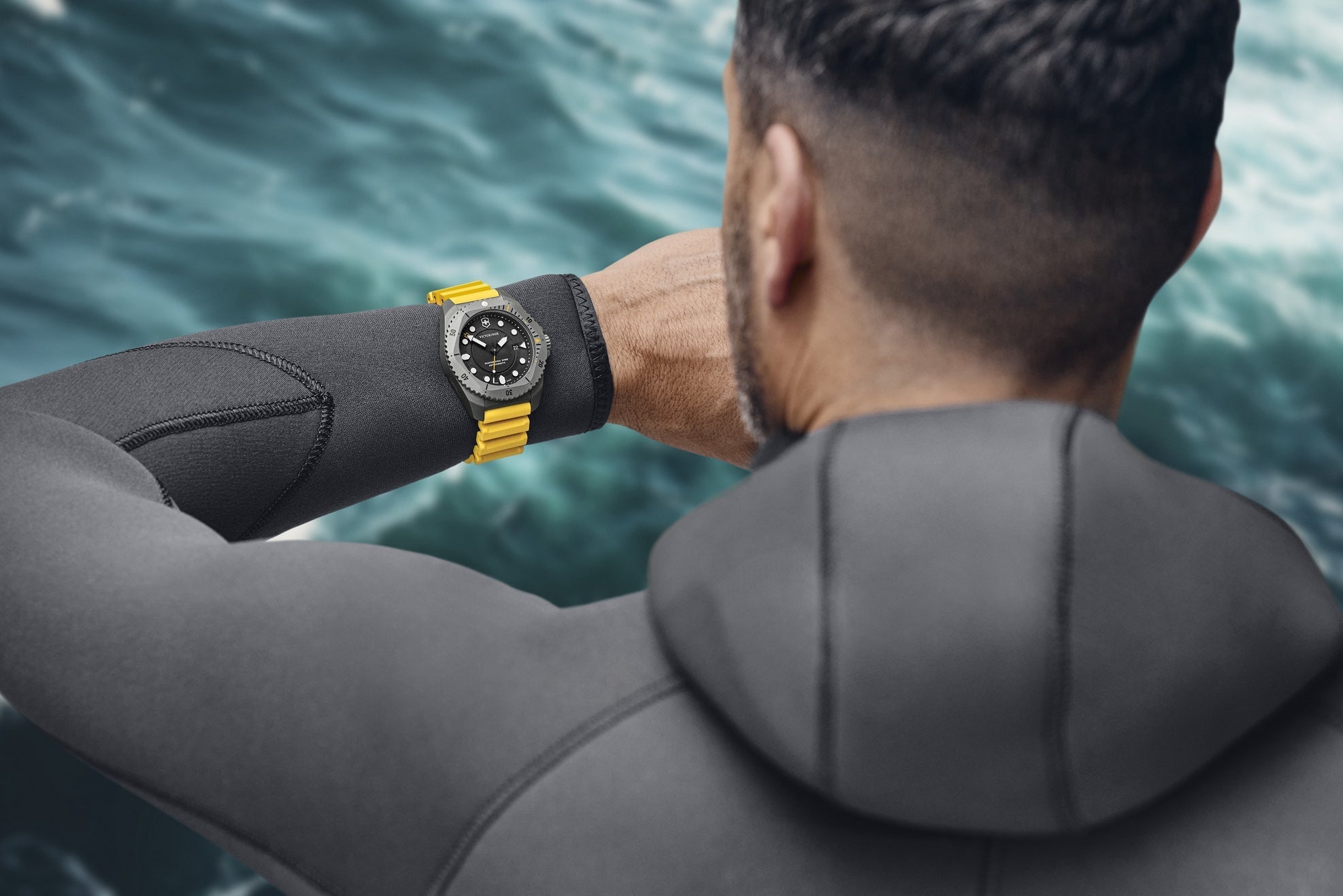 Victorinox Dive Pro Quartz Three Hands Titanium Watch 241992 Image 7