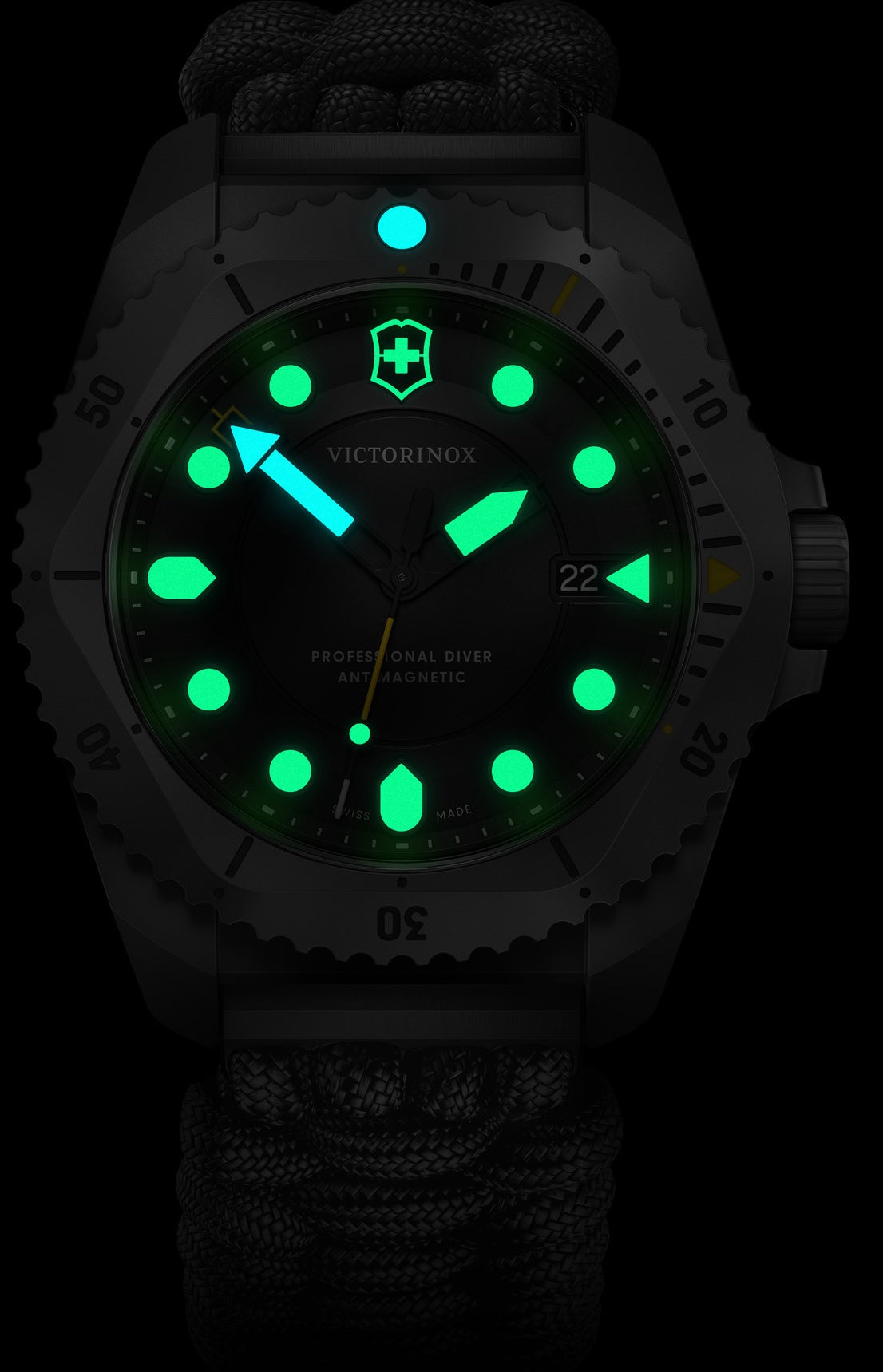 Victorinox Dive Pro Quartz Three Hands Titanium Watch 241993.1 Image 7