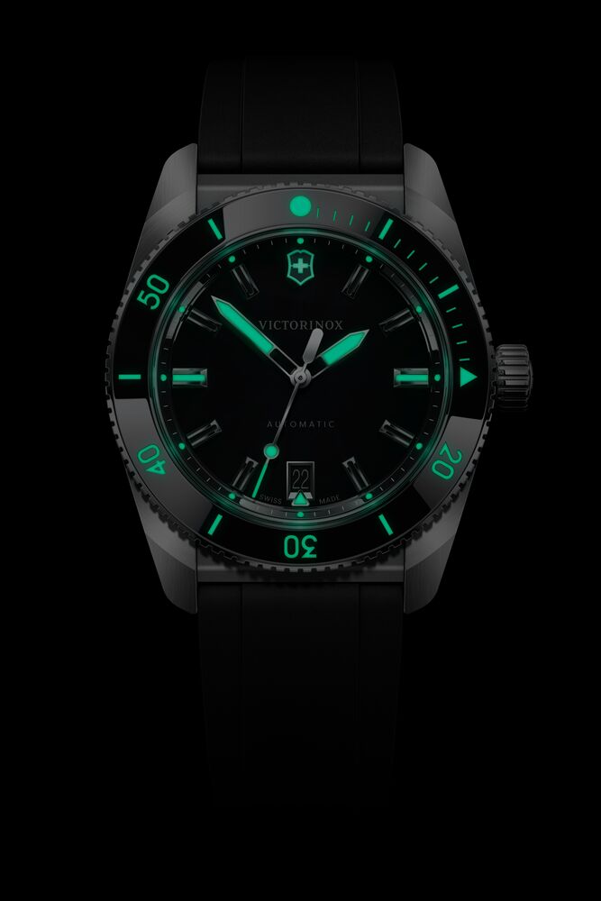 victorinox-maverick-39mm-automatic-watch-242104-image
