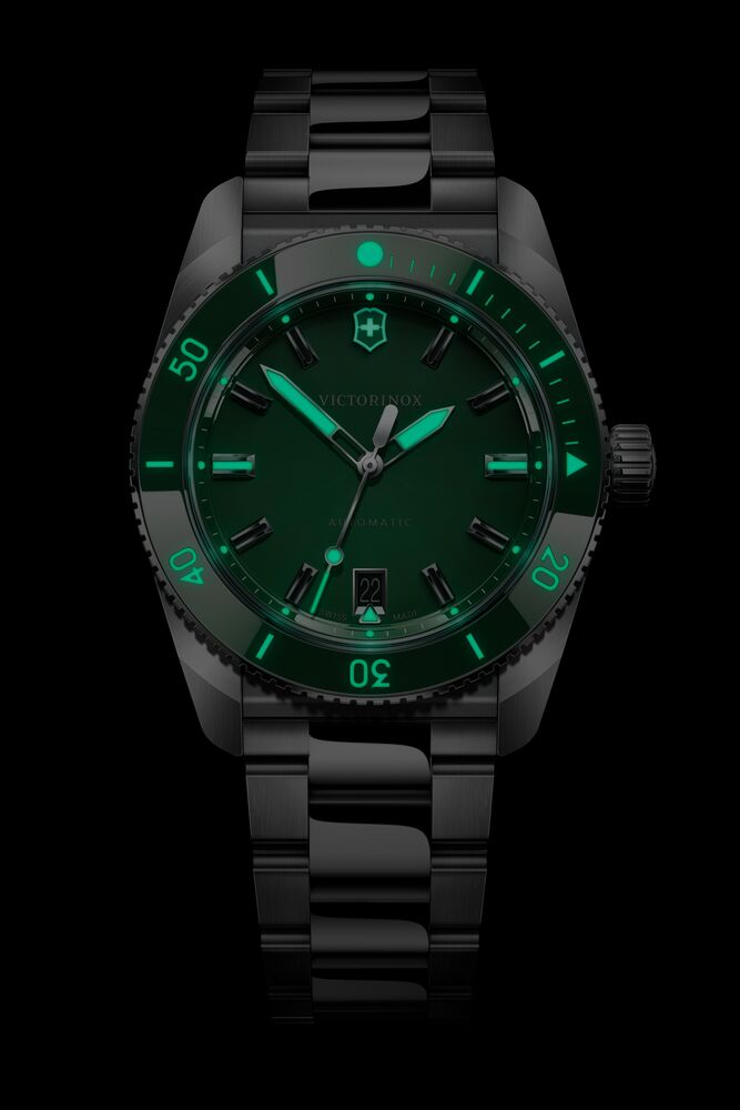 victorinox-maverick-39mm-automatic-watch-242107