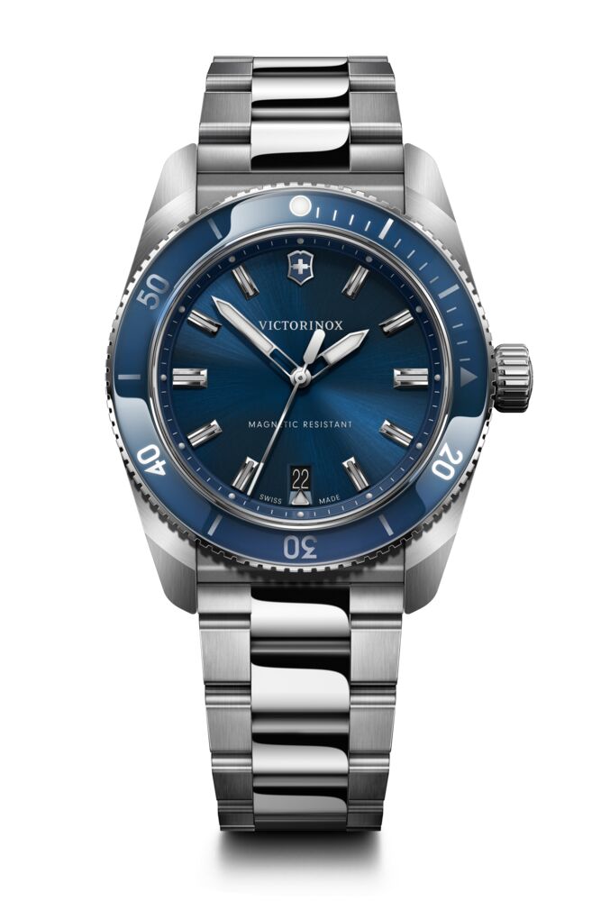 victorinox-maverick-39mm-quartz-watch-242095