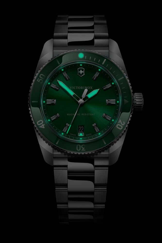 victorinox-maverick-39mm-quartz-watch-242096-image