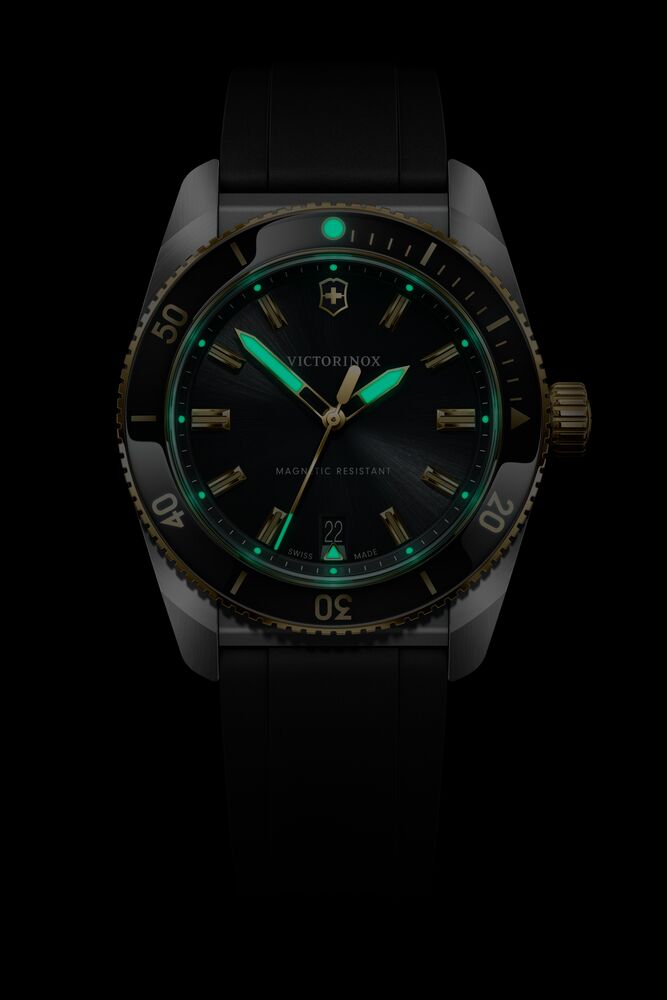 victorinox-maverick-39mm-quartz-watch-242099-image