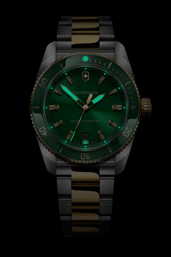 victorinox-maverick-39mm-quartz-watch-242101-image