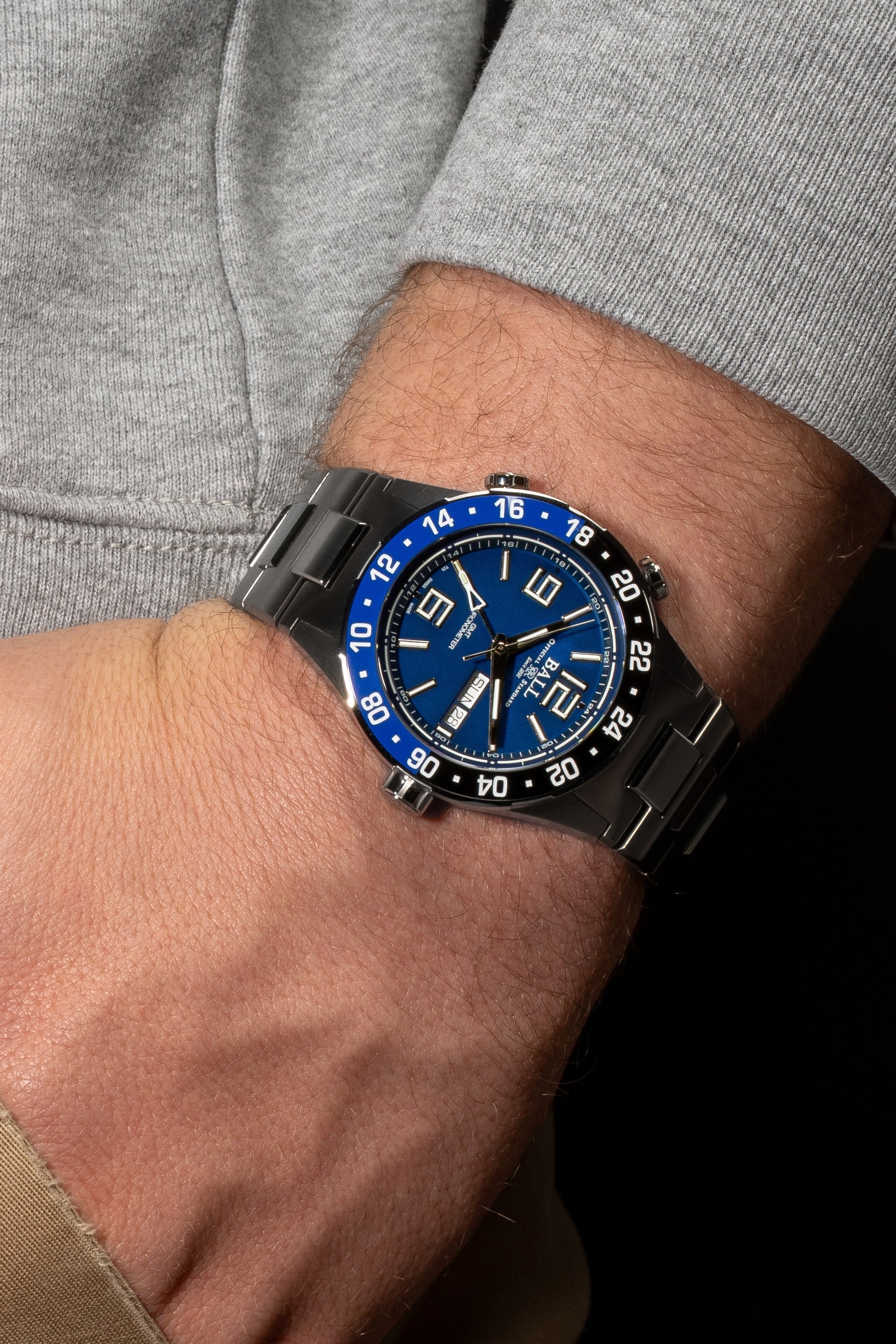 Ball Watch Company Roadmaster Marine GMT Limited Edition Watch DG3000A-S1CJ-BE Image 3