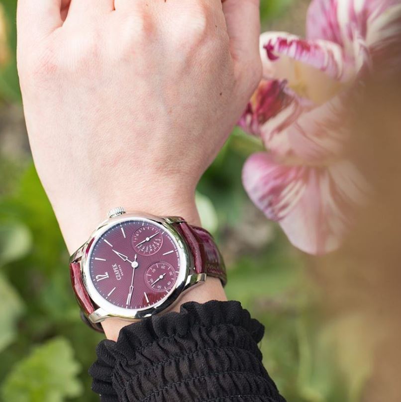 Czapek Watch Quai des Bergues Guilloche Ricochet Steel Rhubarb Red S Limited Edition Quai des Bergues Guilloche Ricochet Steel Rhubarb Red S Image 3