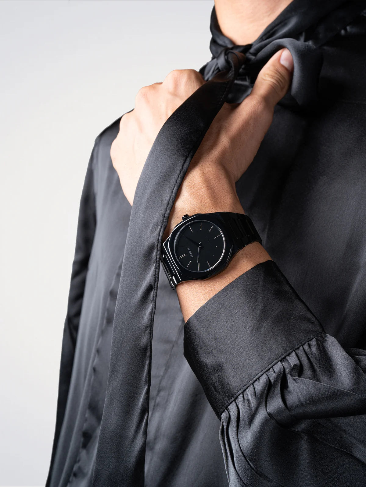 d1-milano-black-mirror-ultra-thin-watch-utbu09-image
