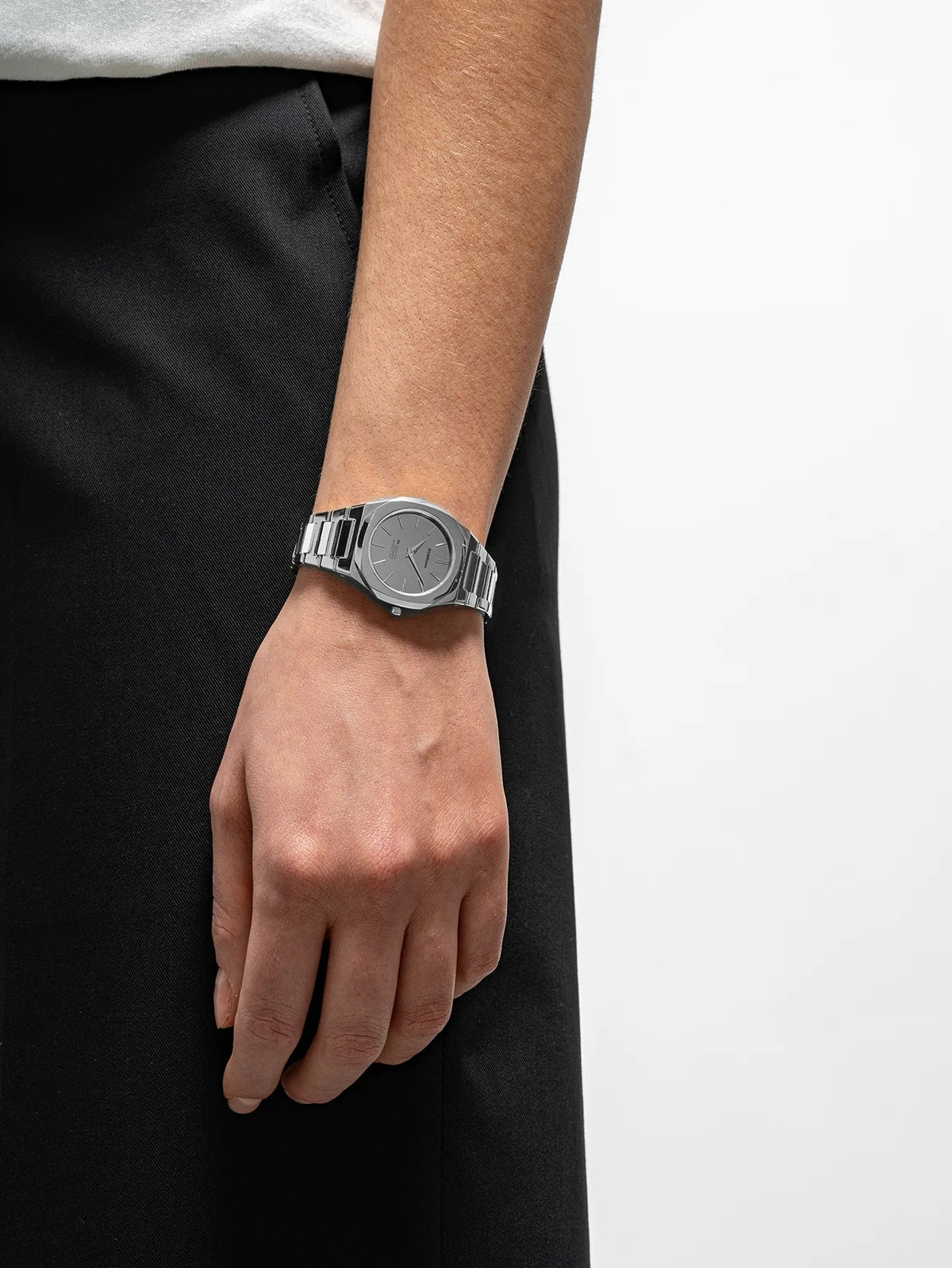 d1-milano-silver-gleam-ultra-thin-watch-utbl39