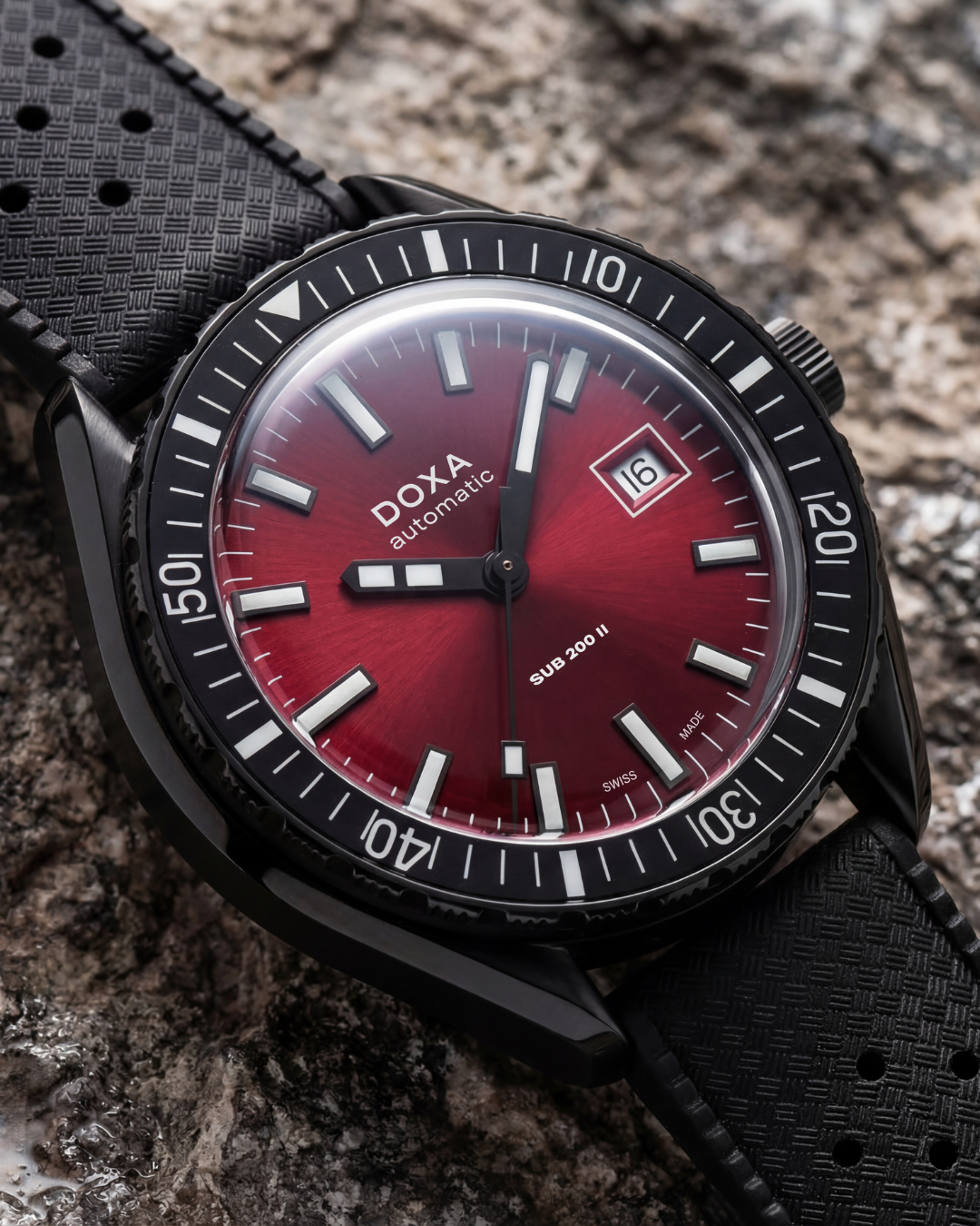 Doxa Sub 200 II Redcoral DLC Rubber Watch DXA-321 Image 4