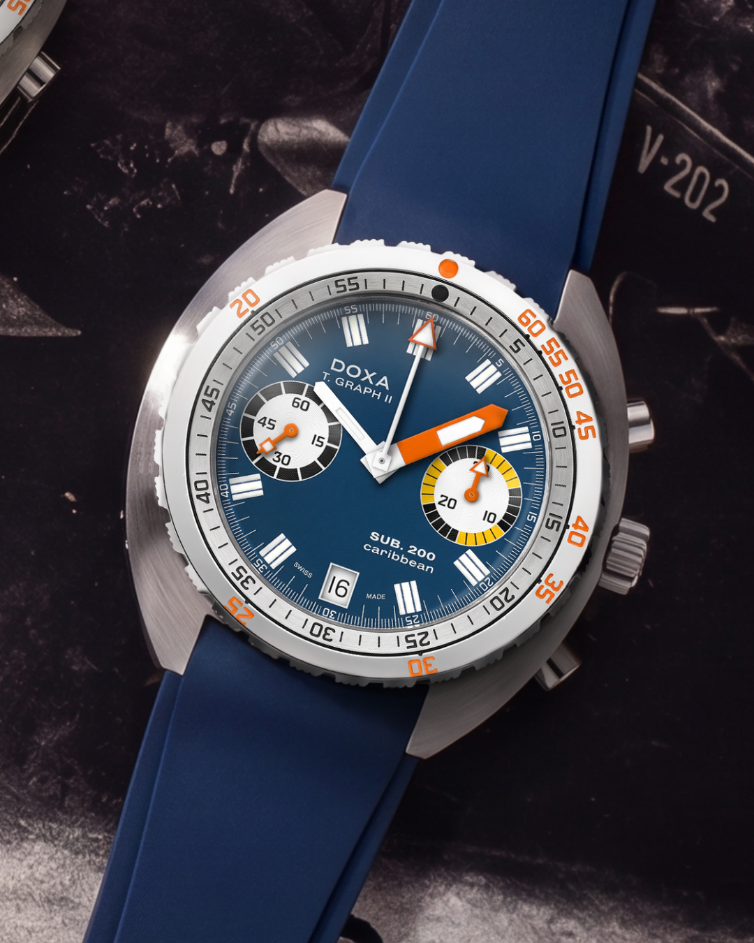 doxa-sub-200-t-graph-ii-caribbean-watch-806-10-201-32