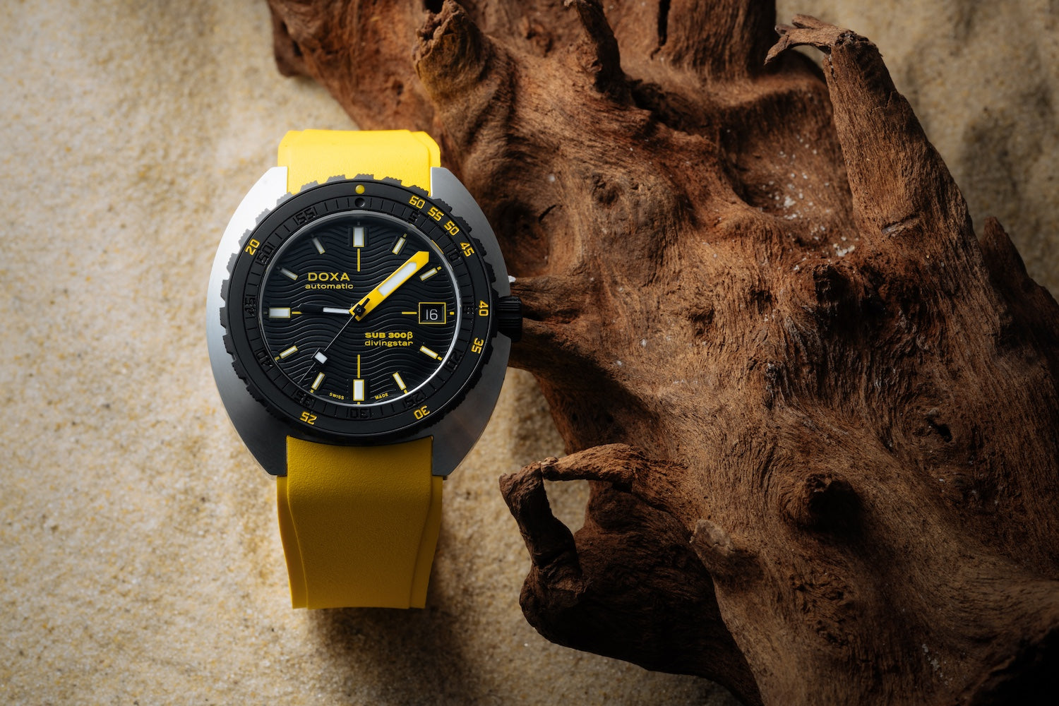 Doxa SUB 300 Beta Ceramic Steel Divingstar Rubber Yellow Watch 830.10.361.31 Image 4